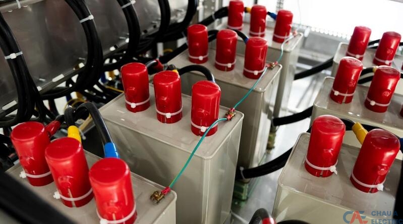 Tụ bù dầu được làm mát bằng dầu nên có tuổi thọ cao 