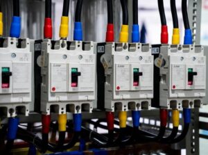 Khởi động từ là gì