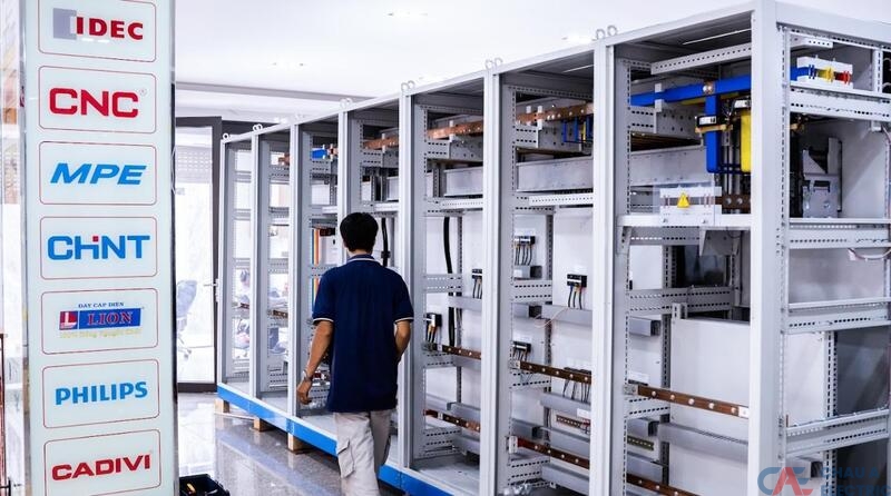 Tủ bảng điện là gì? Phân loại và vai trò trong hệ thống điện 4 Tủ bảng điện cung cấp nhiều chức năng quan trọng
