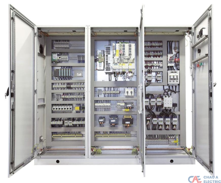 Cách bố trí thiết bị trong tủ điện công nghiệp đúng chuẩn an toàn