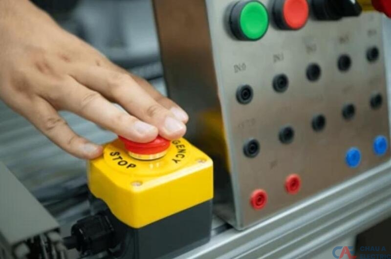 Nút dừng khẩn cấp đơn giản nhưng hiệu quả trong các trường hợp khẩn cấp