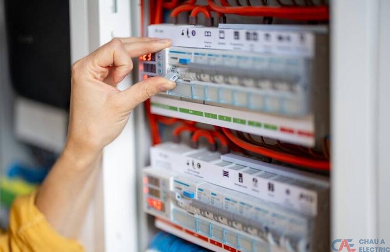 Lắp đặt aptomat chống giật giúp an toàn khi sử dụng điện
